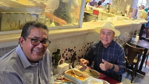 Bocalom almoça no movimentado Mercado Municipal de São Paulo e diz: “É isso que queremos em Rio Branco no mercado Elias Mansour”